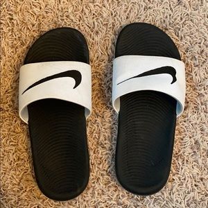 Youth Nike Slides 4Y